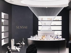 Gerai Terbaru Sensai Beauty di Plaza Indonesia Hadirkan Seni Kaca Bentuk Sutra