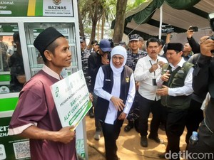 Khofifah Pilih Pantai Slopeng Sumenep untuk Puncak Hari Jadi Jatim ke-81