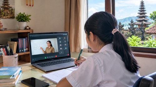 Ilustrasi sekolah online, ilustrasi sekolah daring. (Chat GPT)