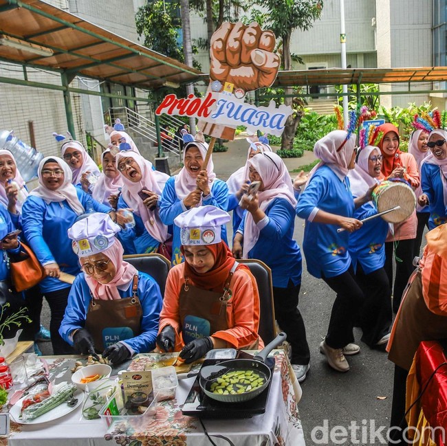 Intip Kesibukan Peserta Adu Kemampuan Memasak di Jakarta Utara