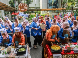 Intip Kesibukan Peserta Adu Kemampuan Memasak di Jakarta Utara