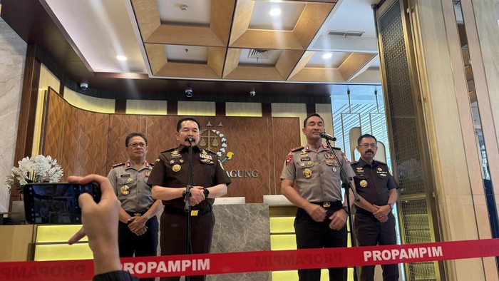Jaksa Agung ST Burhanuddin menyambut silaturahmi Kapolri Jenderal Suyudi Ario Seto