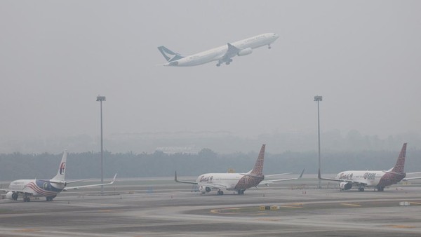 Kabut Asap Karhutla Indonesia Ganggu Penerbangan di Malaysia