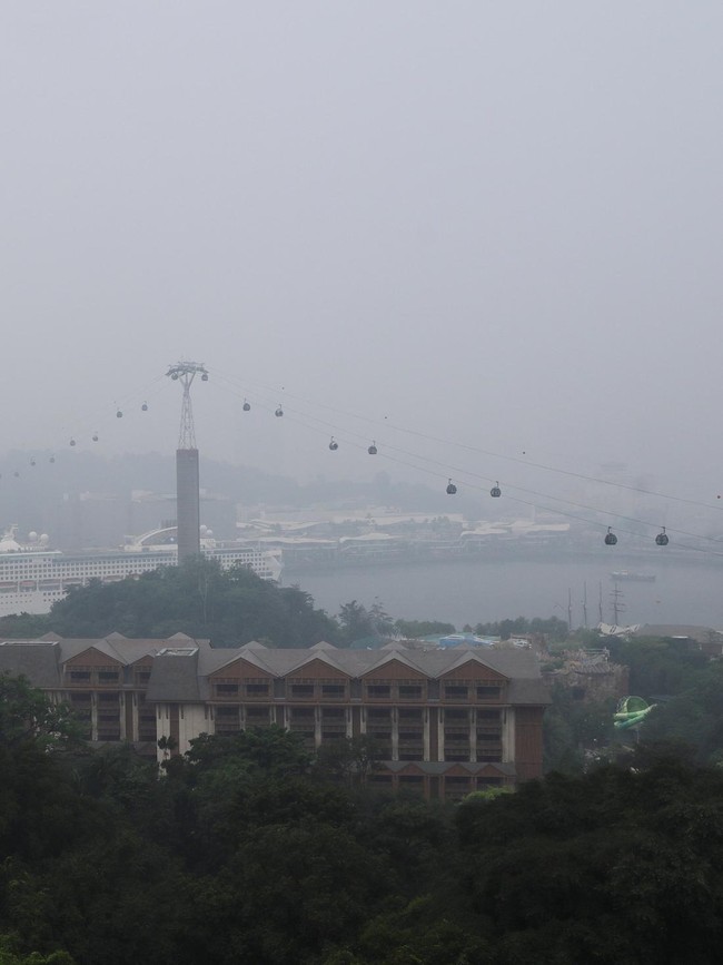 Kabut Asap Selimuti Singapura, Kapal hingga Kereta Gantung Tersamar