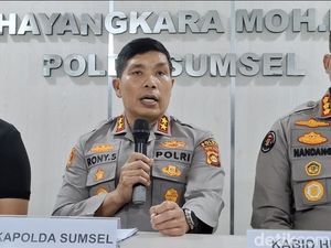Polisi Amankan Provokator-2 Sajam di Demo Berujung Pengeroyokan di Palembang