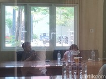 Tangis Keluarga Veronica, Korban Hilang Kapal Tenggelam di Labuan Bajo