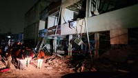 Kondisi Terkini TKP Ledakan di Pasar Cimanggis, Puing Bangunan Berserakan