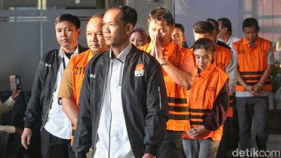 KPK Tahan 5 Tersangka OTT Dana Bencana, Sita Uang Rp 1,4 Miliar