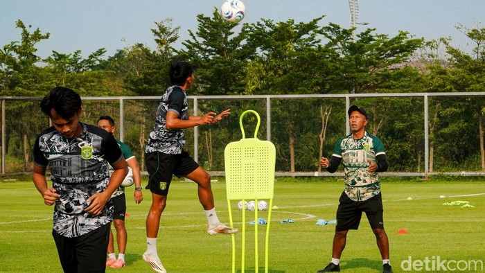 Latihan Persebaya jelang laga lawan PSS Sleman