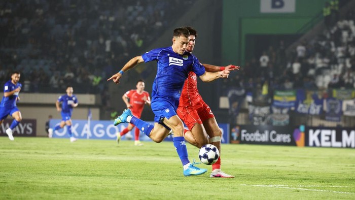 Mariano Peralta di laga Persib vs Viettel FC.
