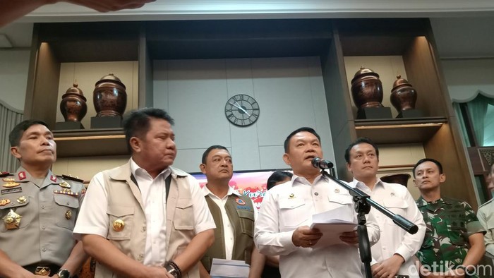 Menteri Koordinator Bidang Politik dan Keamanan (Menko Polkam) menyampaikan hasil rapat koordinasi penanganan kebakaran hutan dan lahan di Sumsel
