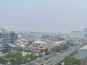 Udara Makassar Makin Buruk Imbas Asap Kiriman Papua-Maluku