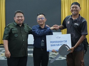 Perkuat Layanan Kesehatan, Ojol Subang Terima Bantuan Ambulans