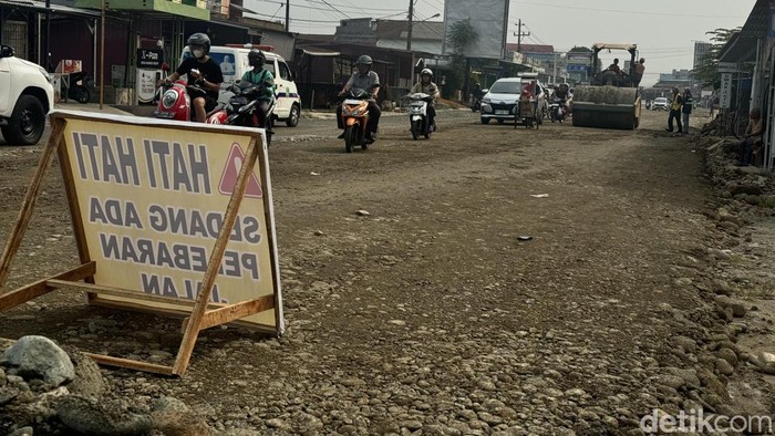 Perbaikan jalan di Bengkulu