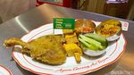 Pertama di Indonesia! Ayam Goreng Terjun 17 Rempah Ada di Blok M