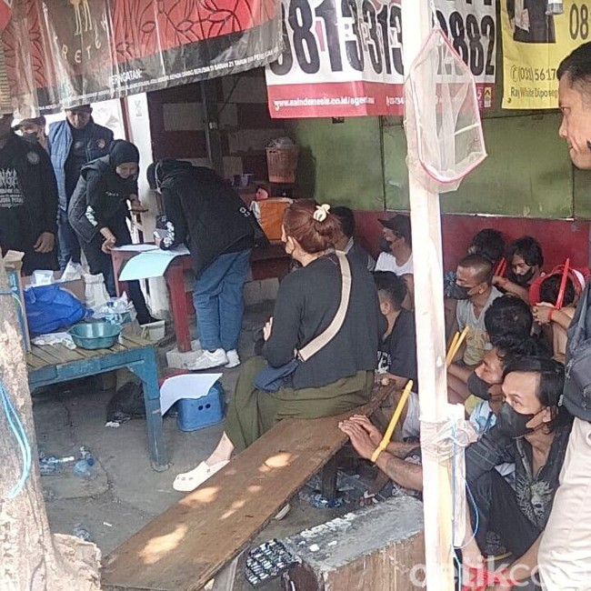 Polda Jatim Gerebek Kampung Narkoba Jalan Kunti Surabaya