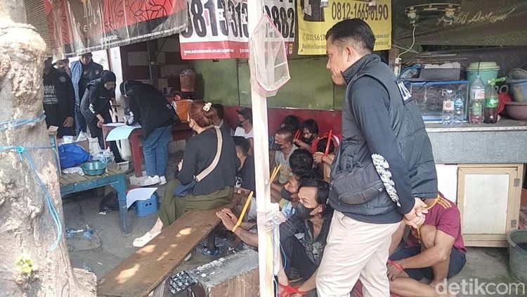 Polda Jatim Gerebek Kampung Narkoba Jalan Kunti Surabaya