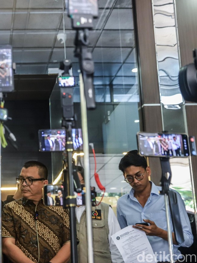 Polemik Pencalonan Gibran, Denny Indrayana Tempuh Jalur Etik di DKPP