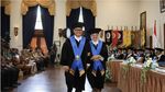 Couple Goals! Para Pasutri Ini Wisuda S2, S3 sampai Jadi Profesor Bareng
