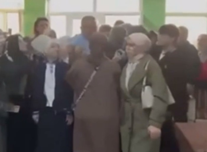 Protes terkait larangan hijab di sekolah Azerbaijan (Screenshot video 20detik/APA)