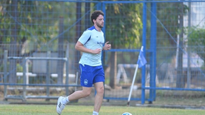 Penyerang anyar PSIS Semarang, Felipe Cadenazzi, sudah datang dan berlatih di Lapangan Terang Bangsa Semarang, Rabu (14/10/2026).