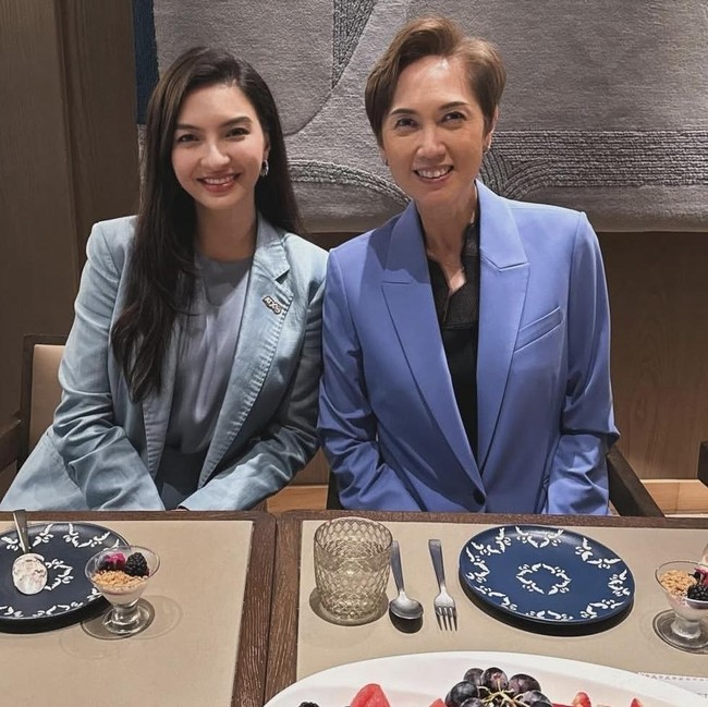 Momen Raline Shah Makan Bareng Keluarga hingga Menteri Singapura