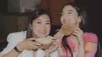 Momen Raline Shah Makan Bareng Keluarga hingga Menteri Singapura