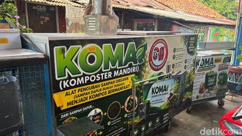Setelah Komling, muncullah Koma (komposter mandiri) yang tersedia di lapangan tempat warga biasa berkumpul. Foto: Aisyah Kamaliah/detikINET