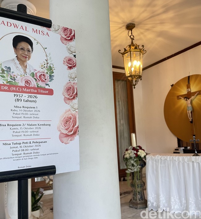 Kepergian Sang Maestro Kosmetik Lokal, Rumah Duka Martha Tilaar Dipadati Pelayat (2)