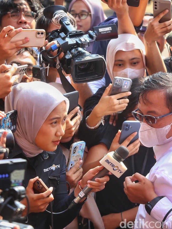 Tak Ditahan Usai Diperiksa, Sestama BNPB Rustian Tinggalkan KPK