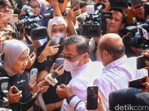 Tak Ditahan Usai Diperiksa, Sestama BNPB Rustian Tinggalkan KPK