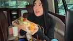 Ultah ke-35, Shandy Purnamasari Dapat Kado Kue Raspberry dan Masjid