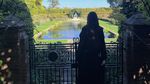 Gaya Elegan Serba Hitam Sofia Vergara ke Kensington Palace