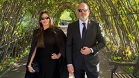 Sofia Vergara ke Kensington Palace bareng kekasihnya, Justin Saliman. (Foto: dok Instagram sofiavergara)