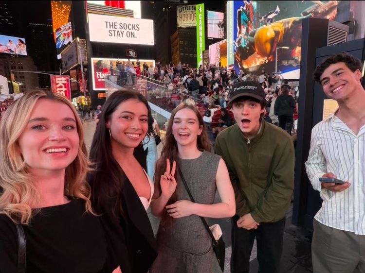 Bahagianya Summer Howell ke New York Pertama Kali Lihat Papan Reklame Carrie