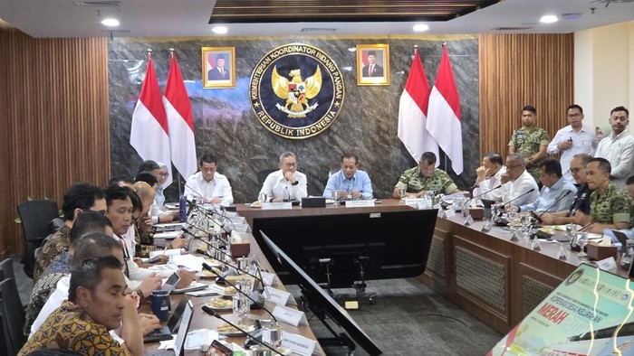 Zulhas pimpin rapat koordinasi bahas Kopdes Merah Putih (Taufiq/detikcom)