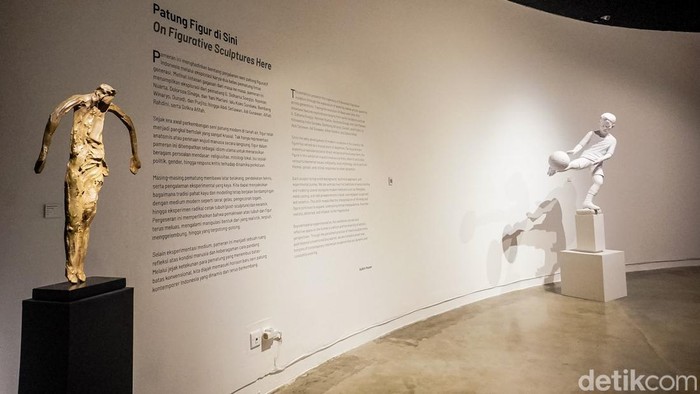Sebanyak 12 pematung dari berbagai generasi memamerkan karya mereka dalam pameran bertajuk Figur di Galeri Komunitas Salihara Arts Center, Pasar Minggu, Jakarta Selatan. Pameran ini berlangsung pada 2 Oktober hingga 22 November 2026.