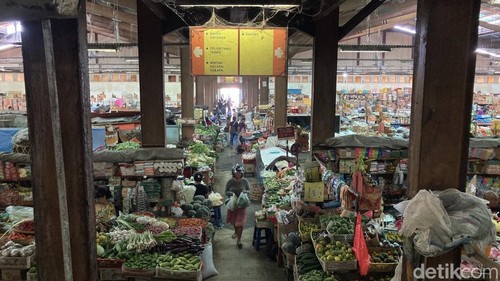 Aktivitas jual beli di pasar Galiran, Klungkung, Bali, Kamis (15/10/2026). (Fatih Kudus Jaelani/detikBali).