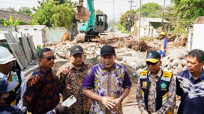 Bupati Sidoarjo Subandi