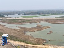 Sejarah Bekas Jalur KA Solo-Wonogiri di Dasar Waduk Gajah Mungkur
