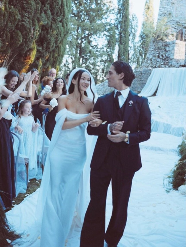 Dove Cameron Menikah dengan Damiano David Usai 3 Tahun Pacaran