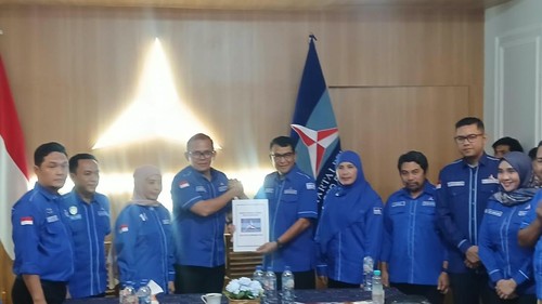 Eks Kapolda NTB Irjen (Purn) Hadi Gunawan secara resmi mendaftar sebagai calon Ketua DPD Partai Demokrat NTB, Kamis (15/10/2026). (Foto: Dok. Istimewa)