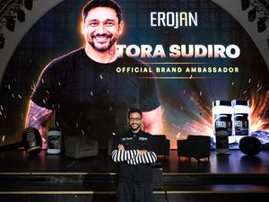 Tora Sudiro Masih Tampil Kalcer di Usia 50-an, Apa Sih Rahasianya?