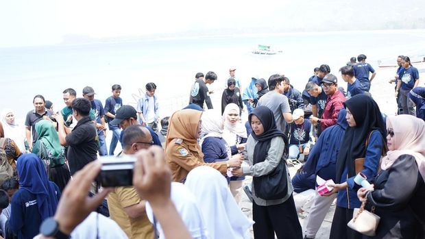 Estuaria Indonesia menyiapkan 5.000 subtrat karang dalam upaya merestorasi ekosistem pesisir Pantai Pamboang, Kabupaten Majene. Dokumen Istimewa
