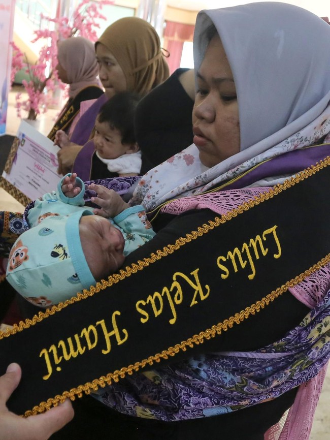 Ibu Hamil di Solo Ikuti Wisuda, Jadi Upaya Cegah Stunting