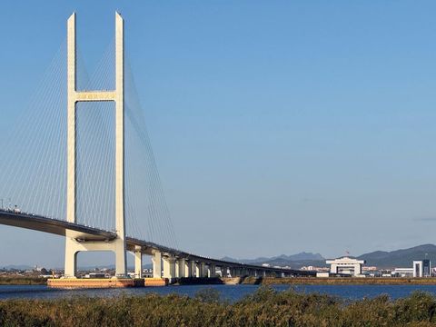 Jembatan Sungai Yalu Baru yang menghubungan Dandong di China dengan Sinuiju di Korut