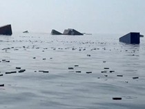 Kapal Kargo Singapura Tenggelam di Selat Hormuz, Ribuan Kontainer Hanyut