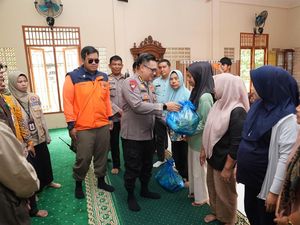 Kasatgas PRR Beri Bantuan untuk 250 Keluarga Korban Banjir Susulan Padang