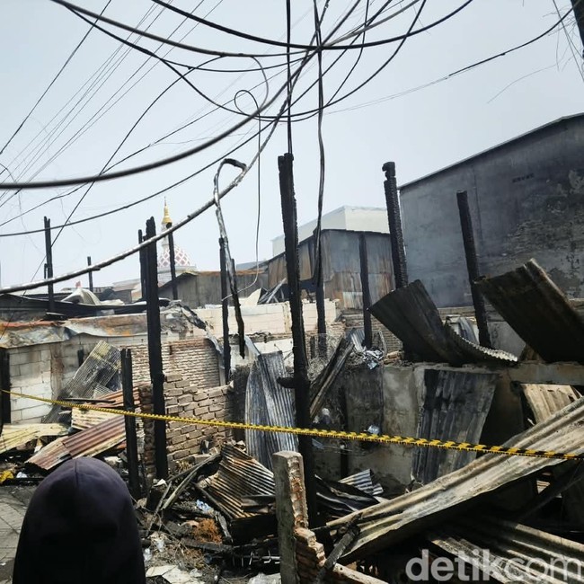 Potret Kebakaran Permukiman Padat Penduduk di Rappokalling Makassar