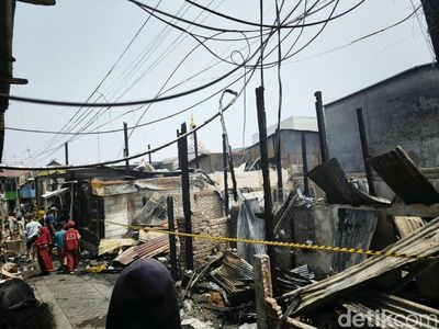 Kebakaran di Jalan Rappokalling Utara 1 Makassar.